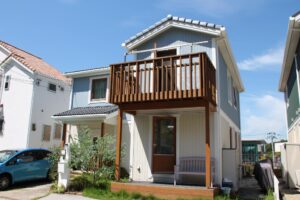 白とパステルカラーのツートンカラー